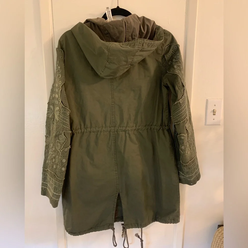 Monoreno Olive Utility Jacket with Embroidery - Picture 6 of 7